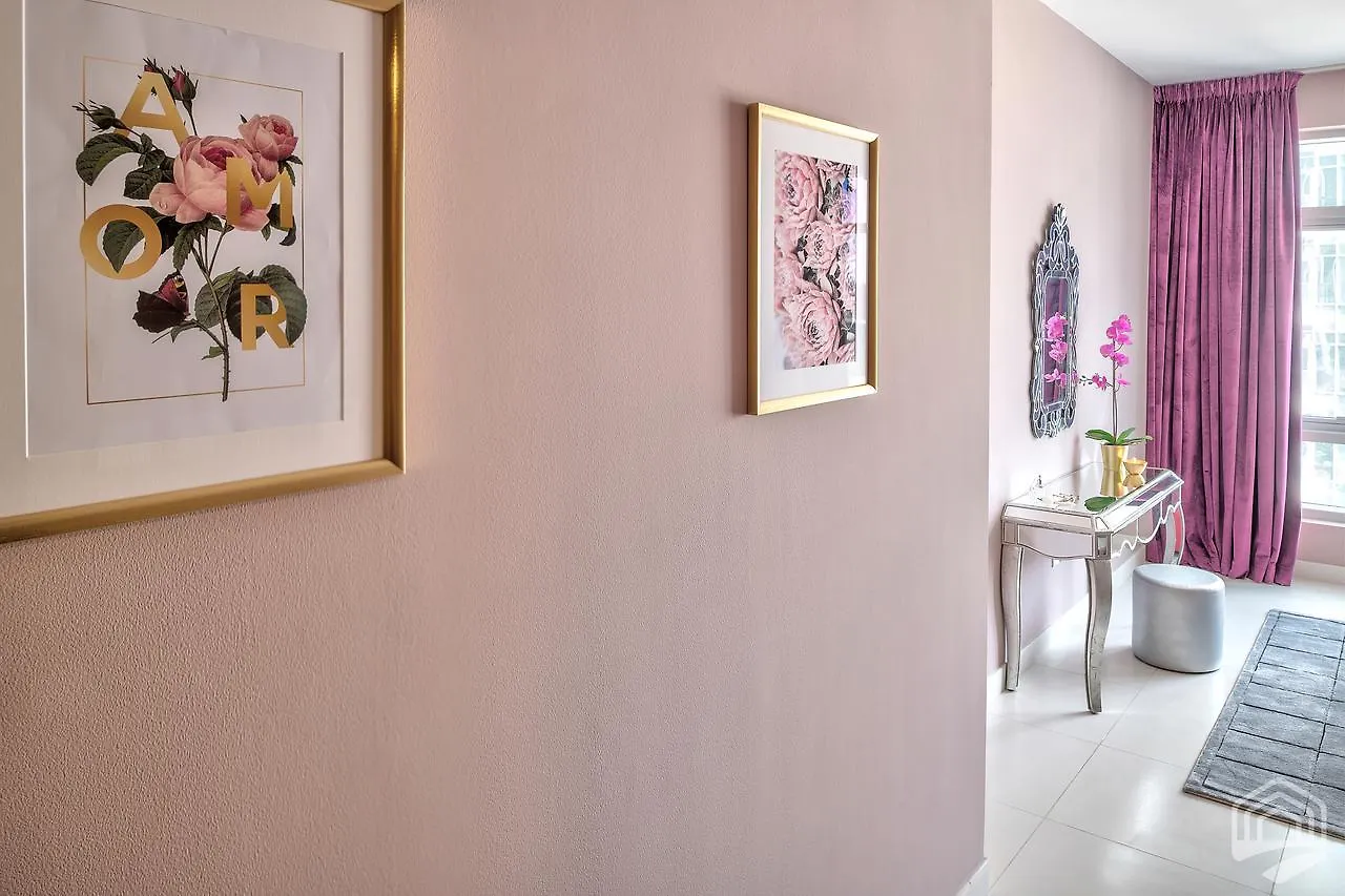 Apartment Luxury Staycation - The Loft West Dubai